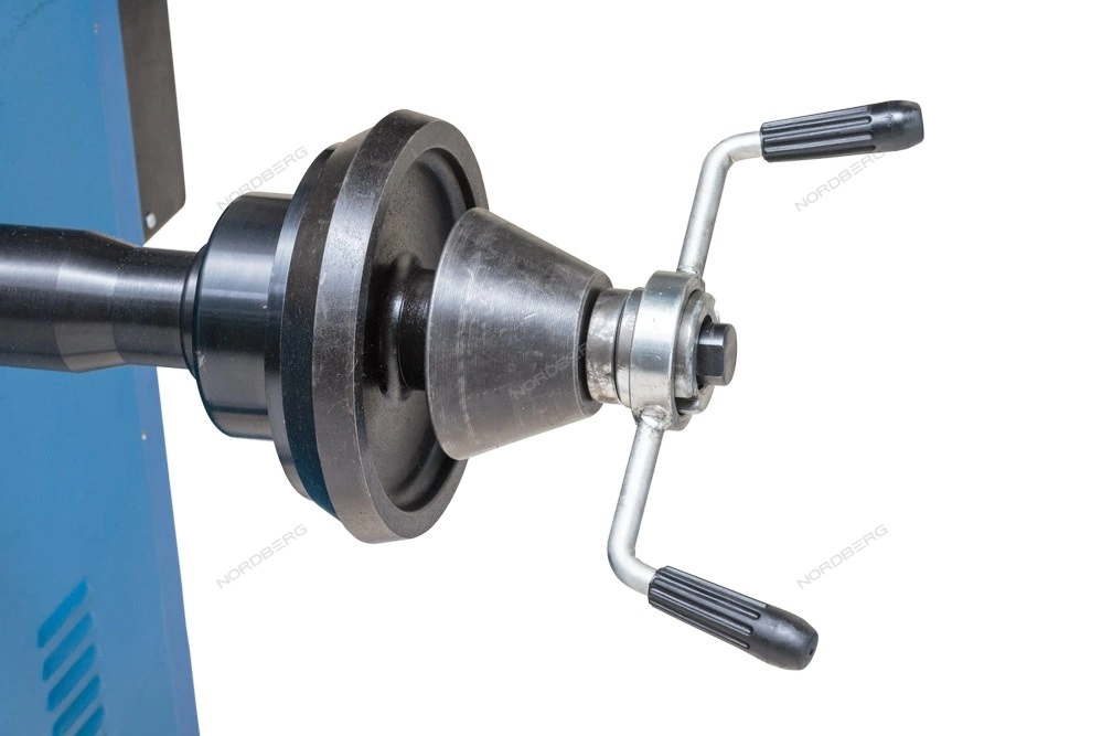 Фото-11590 Станок балансировочный Nordberg 45TRKE (220V) для грузовых машин Фото-11590 Станок балансировочный Nordberg 45TRKE (220V) для грузовых машин