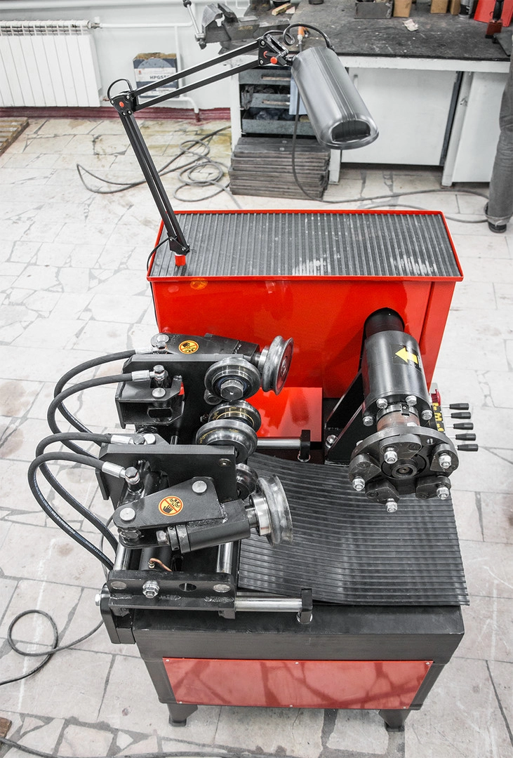 Фото-9007 Стенд для правки штампованных дисков Сибек Премьер-Гидравлик