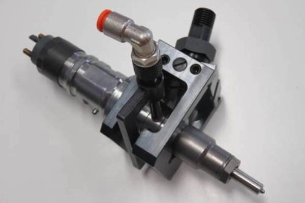 Фото-12214 Адаптер DL-CR 50013 универсальный для проверки грузовых форсунок