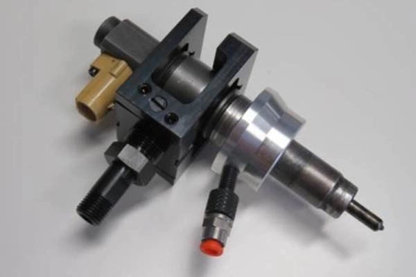 Фото-12223 Адаптер DL-CR 50013 универсальный для проверки грузовых форсунок