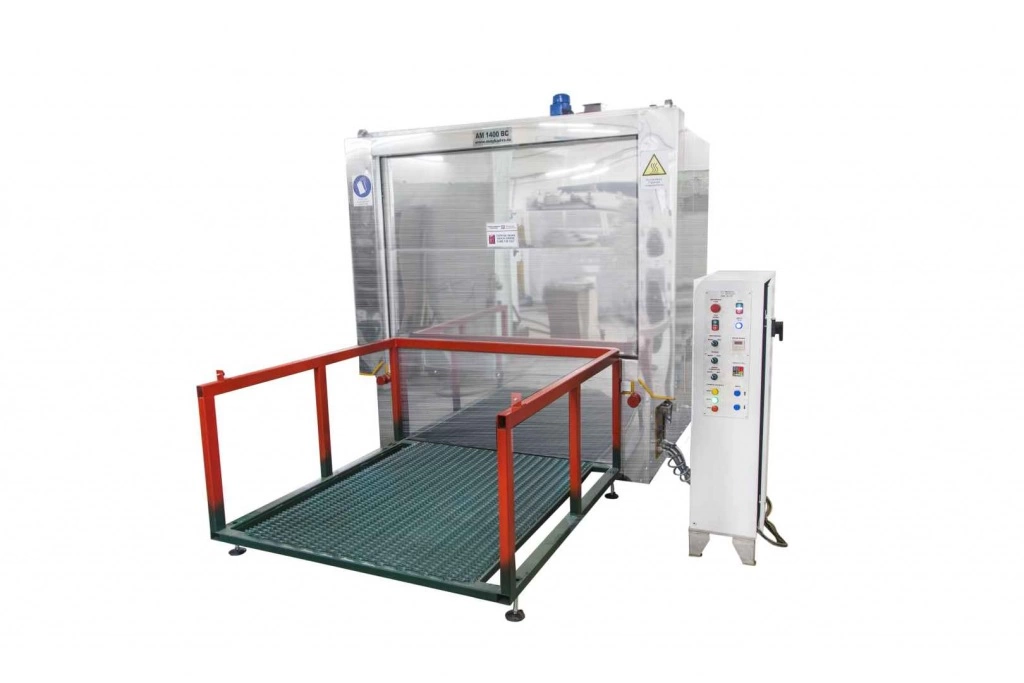 Фото-9604 Установка для промышленной очистки деталей АМ1400 BC