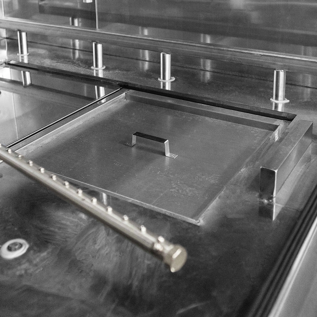 Фото-18557 Установка для промышленной очистки деталей АМ1600 BC