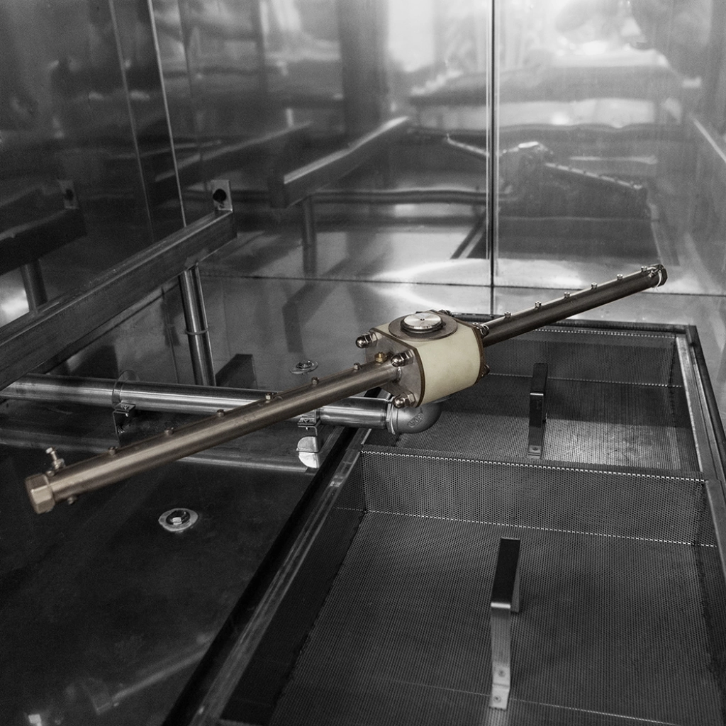 Фото-18260 Установка для промышленной очистки деталей АМ1000 BC