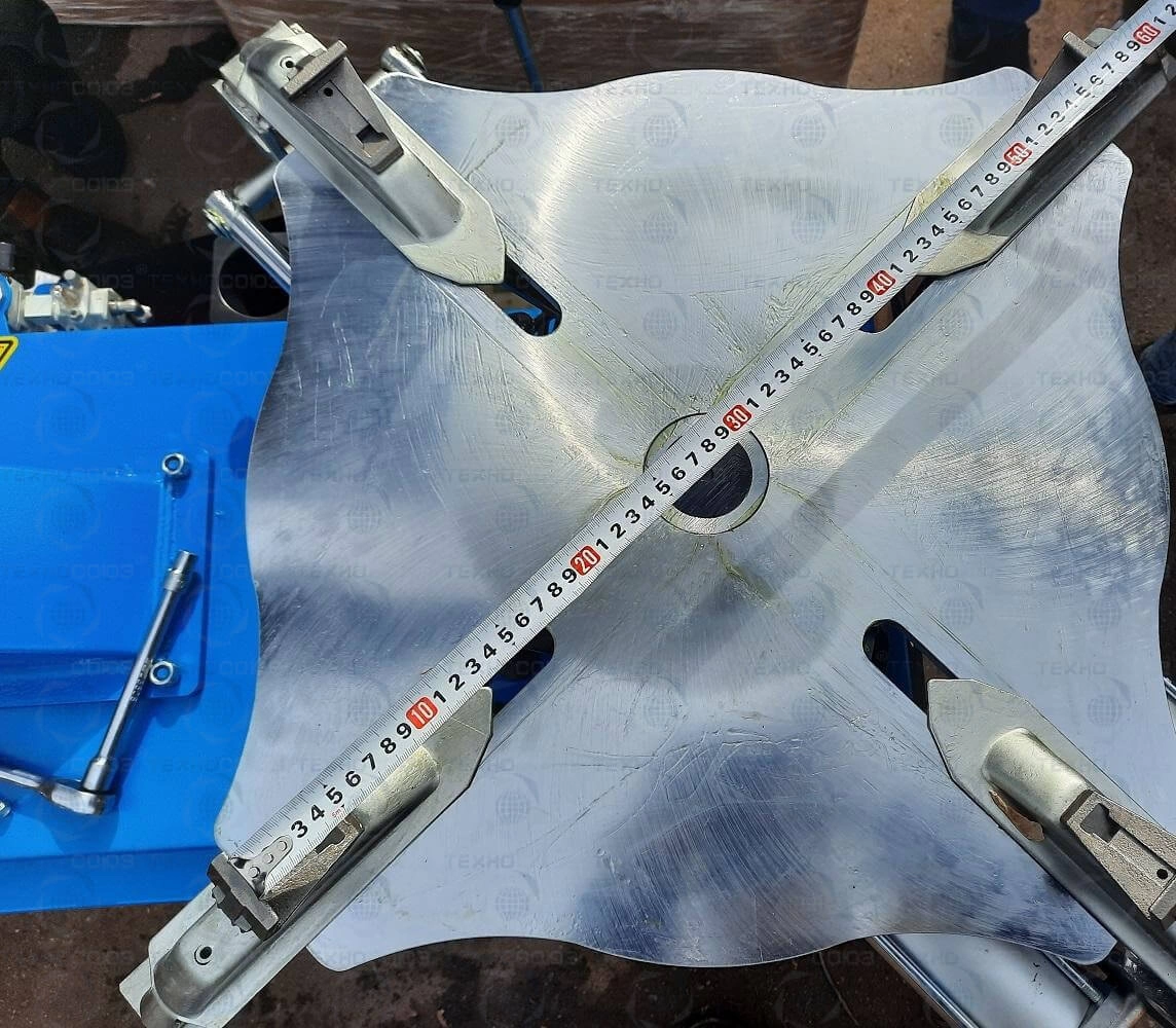 Фото-17636 Станок шиномонтажный автомат с приспособлением 