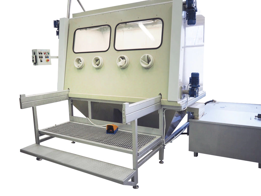 Фото-14815 Установка гидроабразивной очистки крупных деталей КС-1401