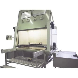 Фото-14812 Установка гидроабразивной очистки крупных деталей КС-1401